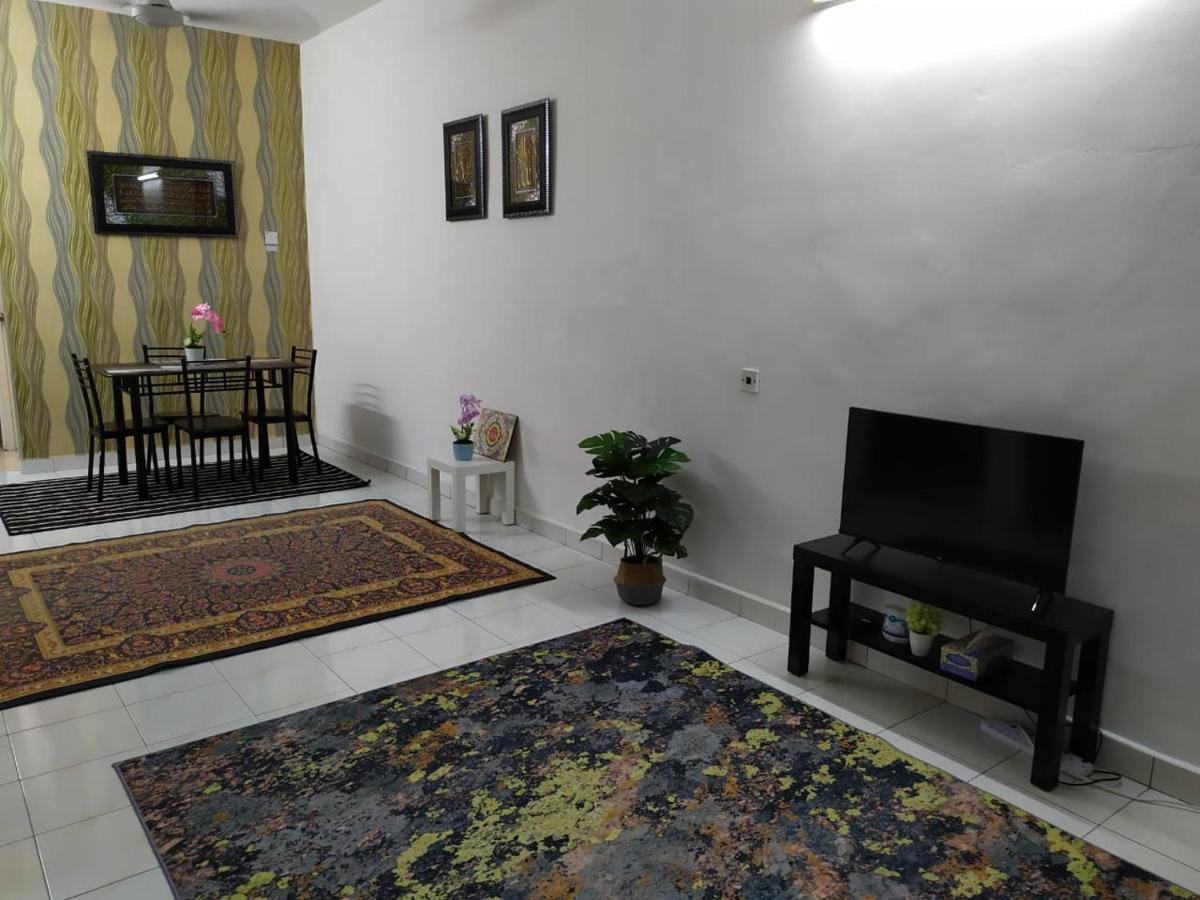 Anggun Homestay Seri Iskandar Exteriör bild