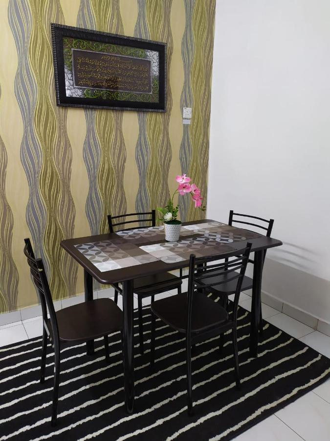 Anggun Homestay Seri Iskandar Exteriör bild