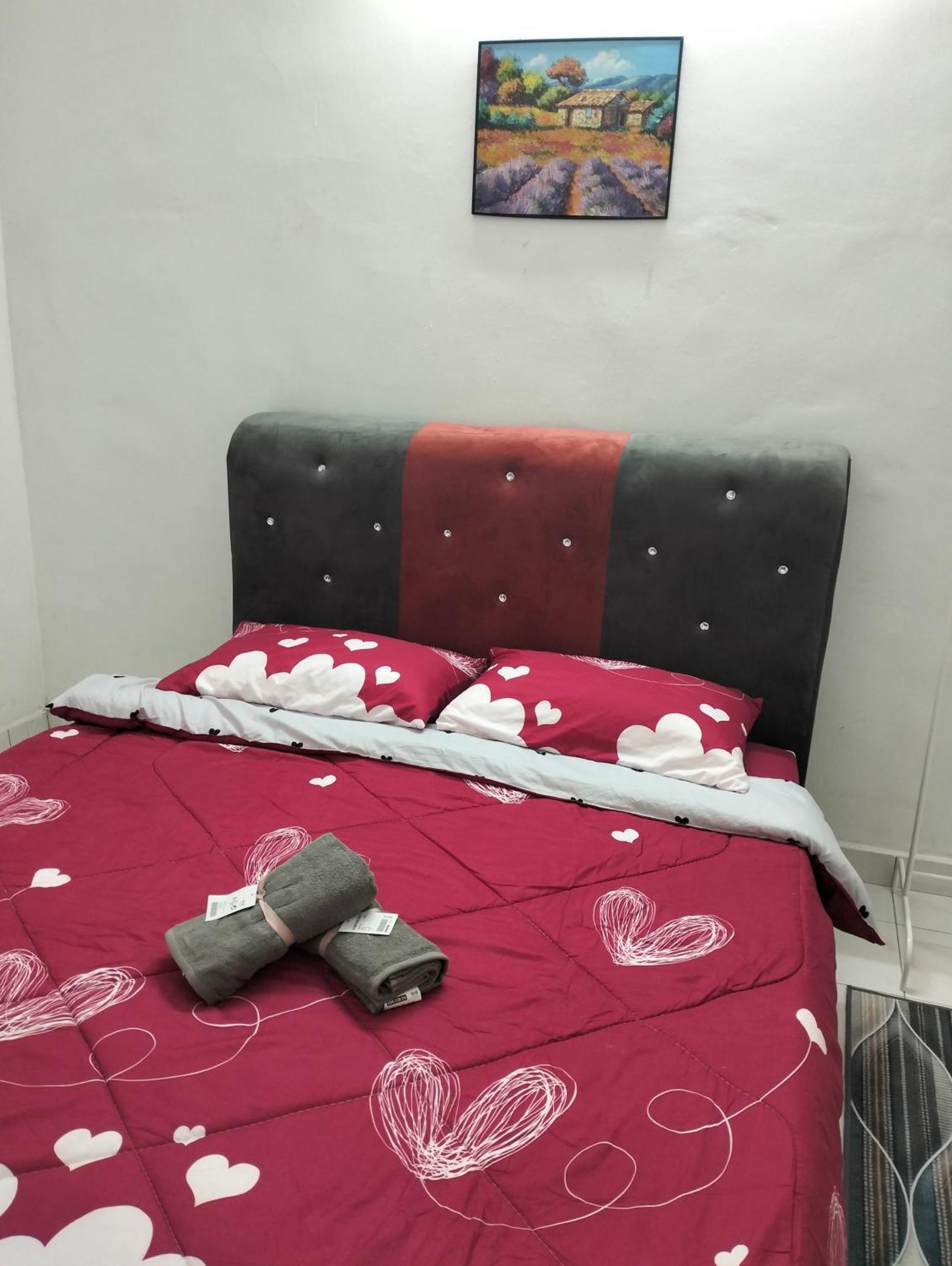 Anggun Homestay Seri Iskandar Exteriör bild
